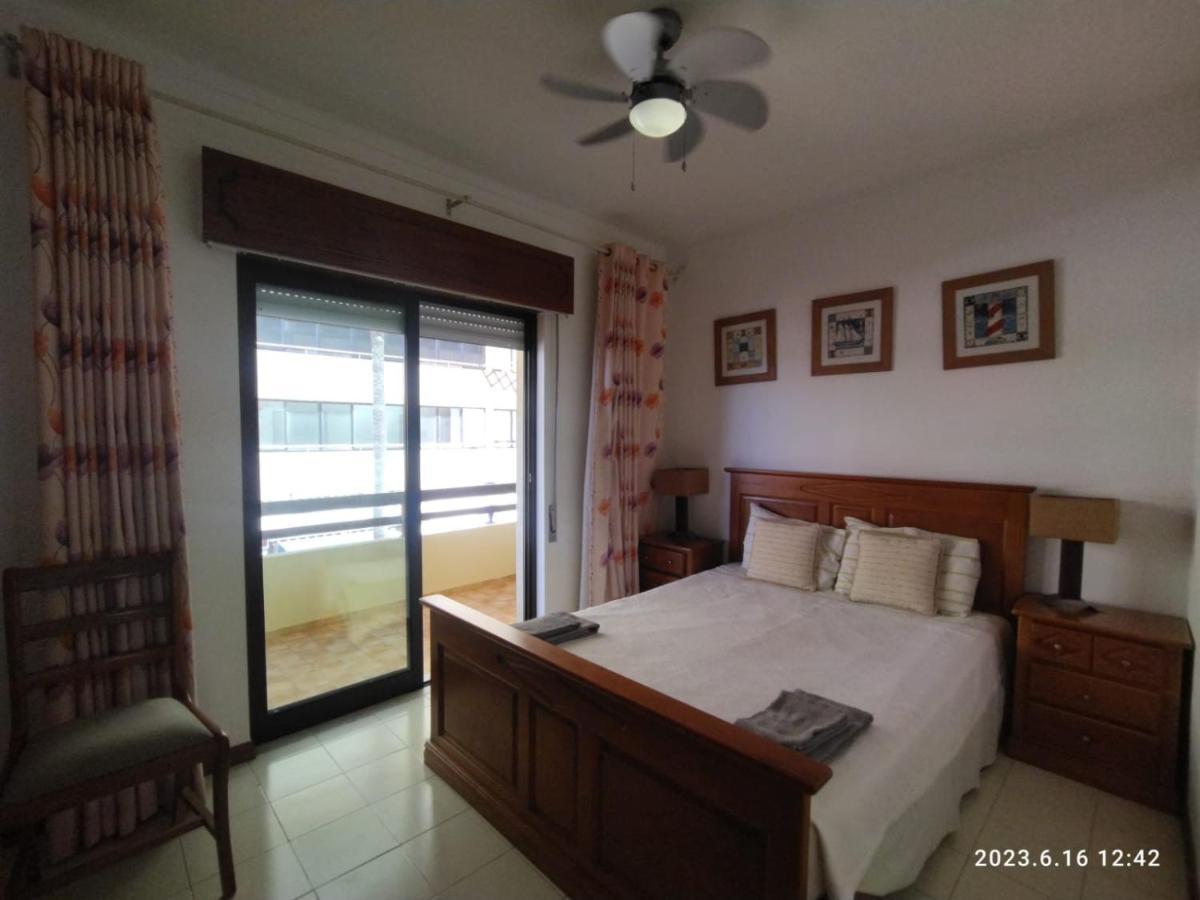 Cozy Apartment In Quarteira Extérieur photo