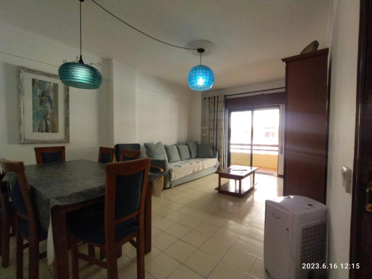 Cozy Apartment In Quarteira Extérieur photo