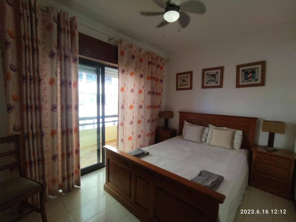 Cozy Apartment In Quarteira Extérieur photo