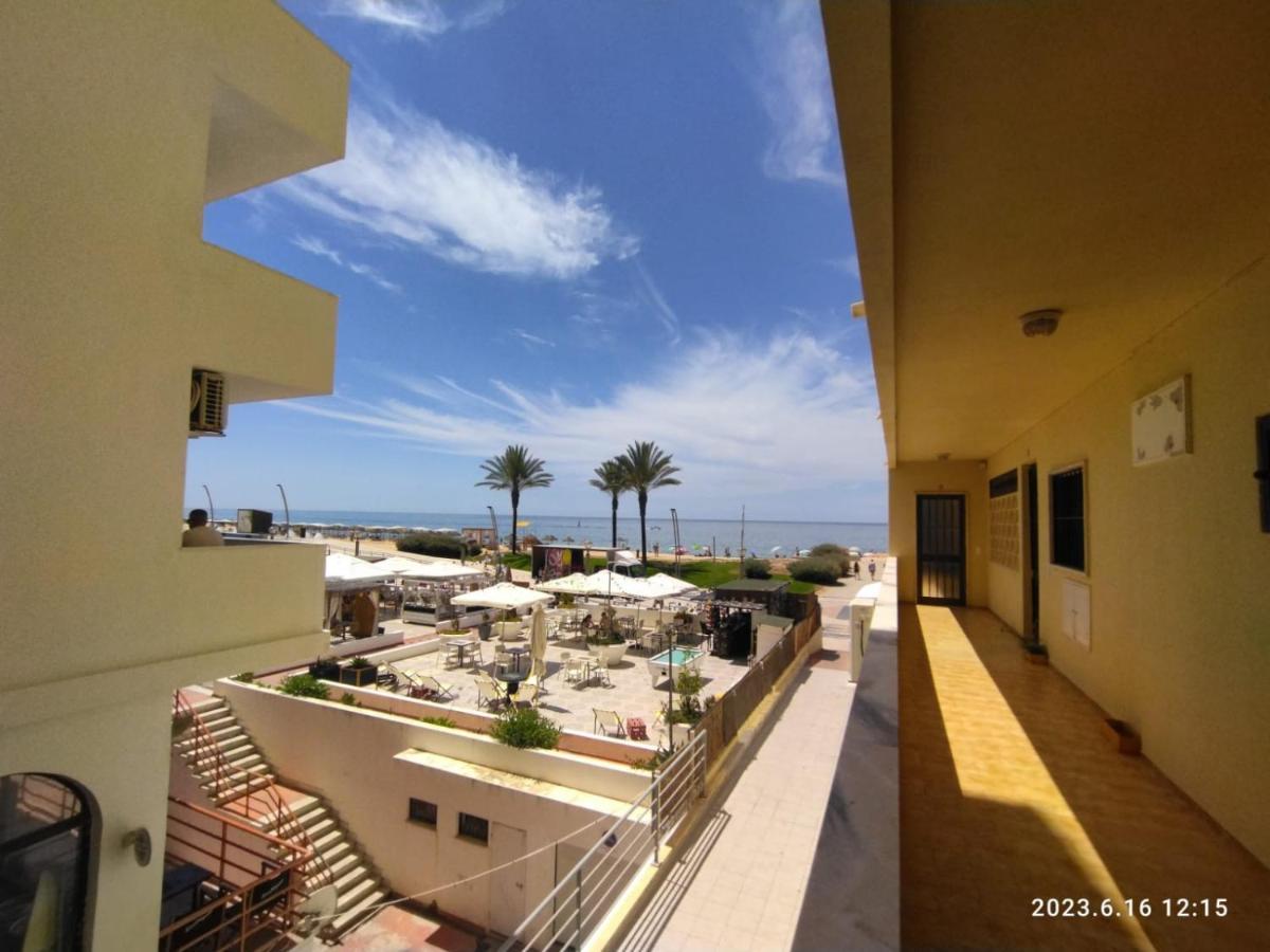 Cozy Apartment In Quarteira Extérieur photo