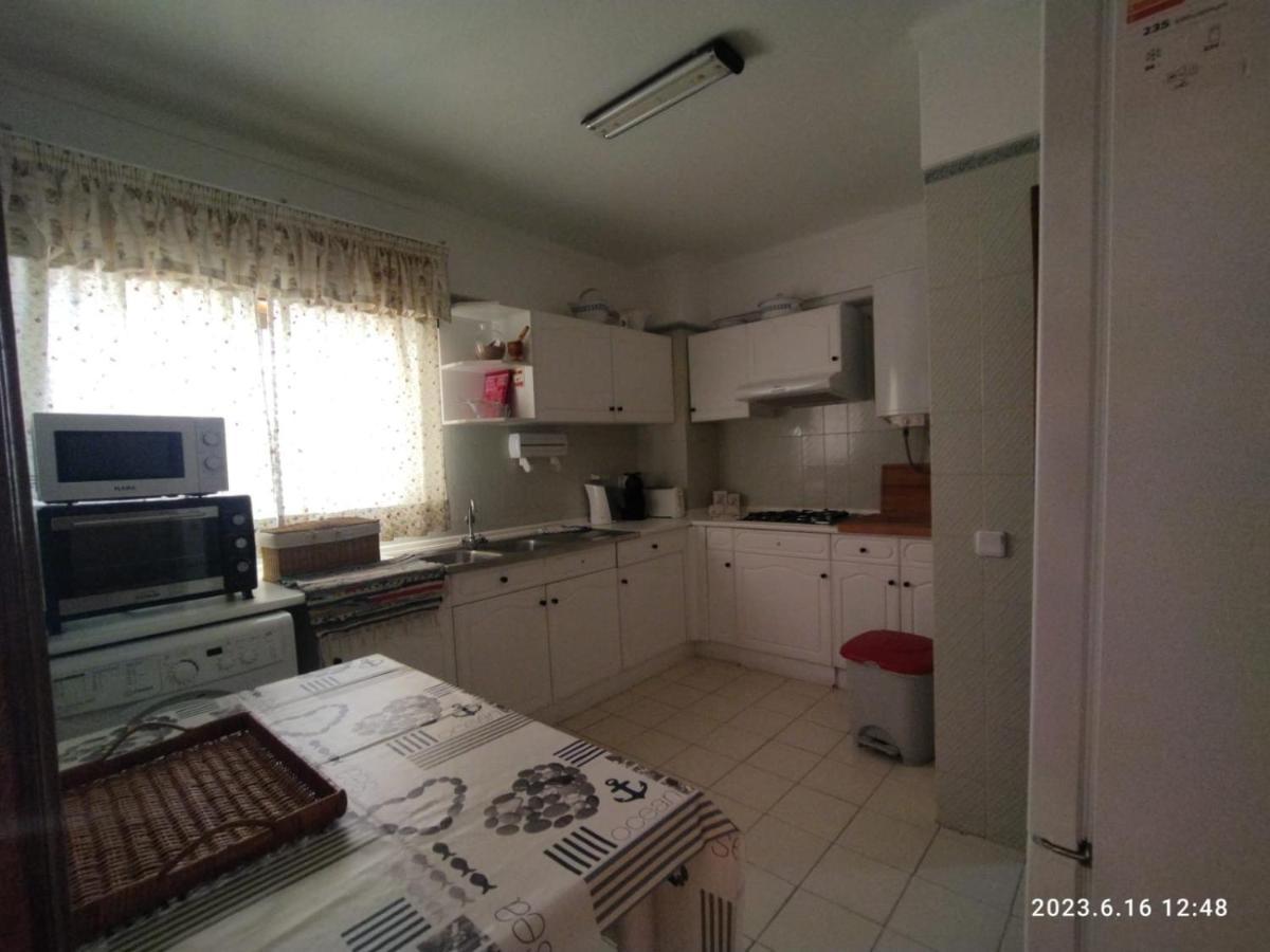 Cozy Apartment In Quarteira Extérieur photo