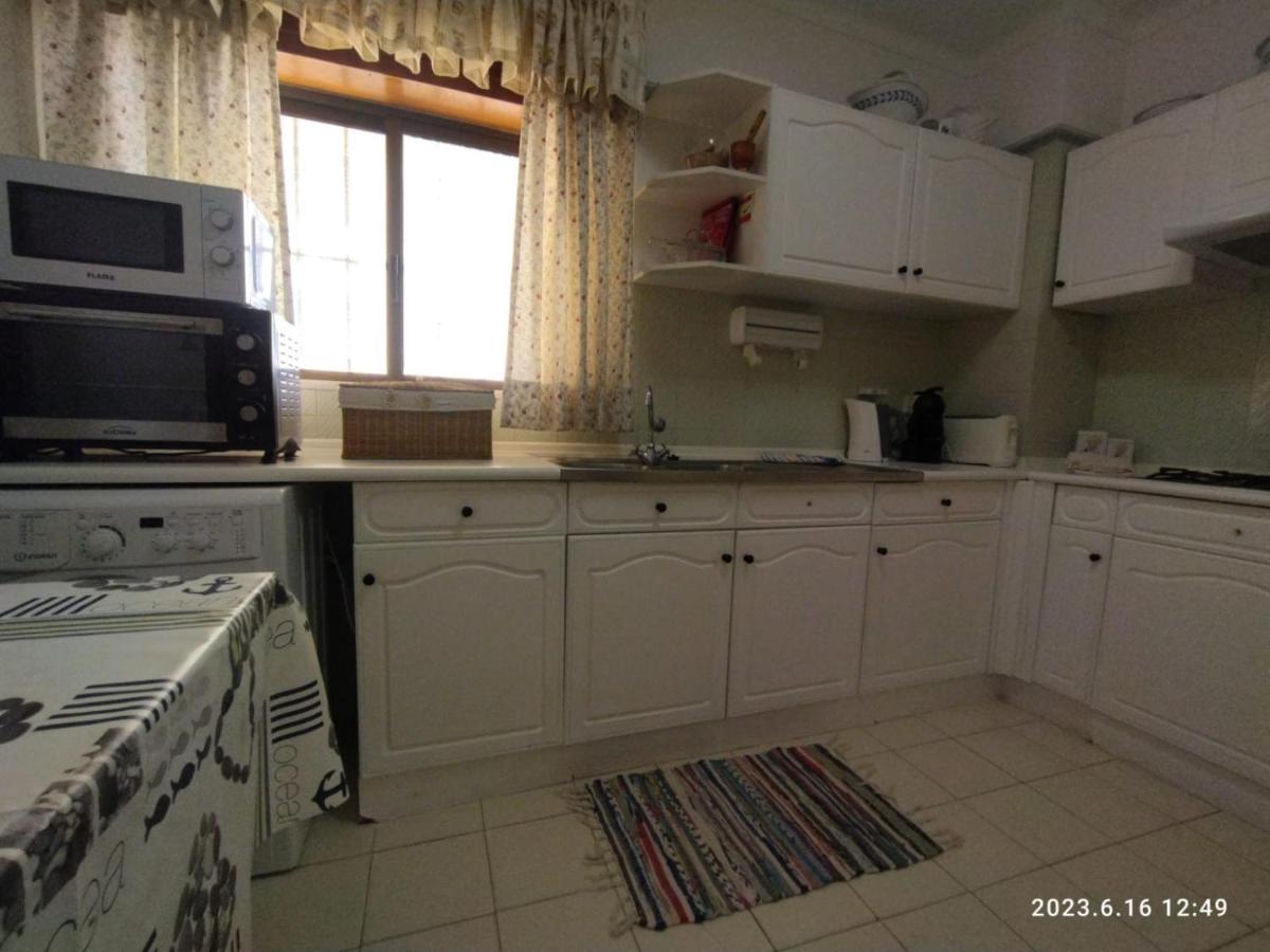 Cozy Apartment In Quarteira Extérieur photo