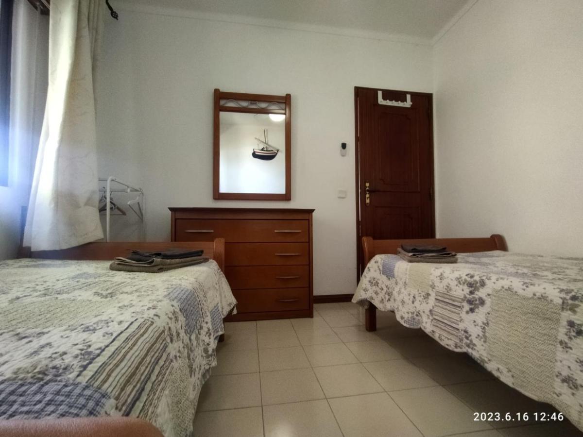 Cozy Apartment In Quarteira Extérieur photo