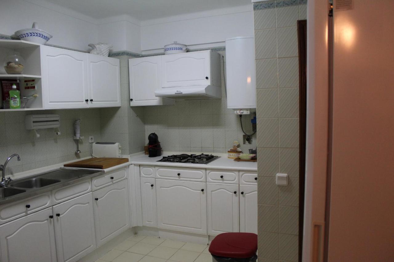 Cozy Apartment In Quarteira Extérieur photo